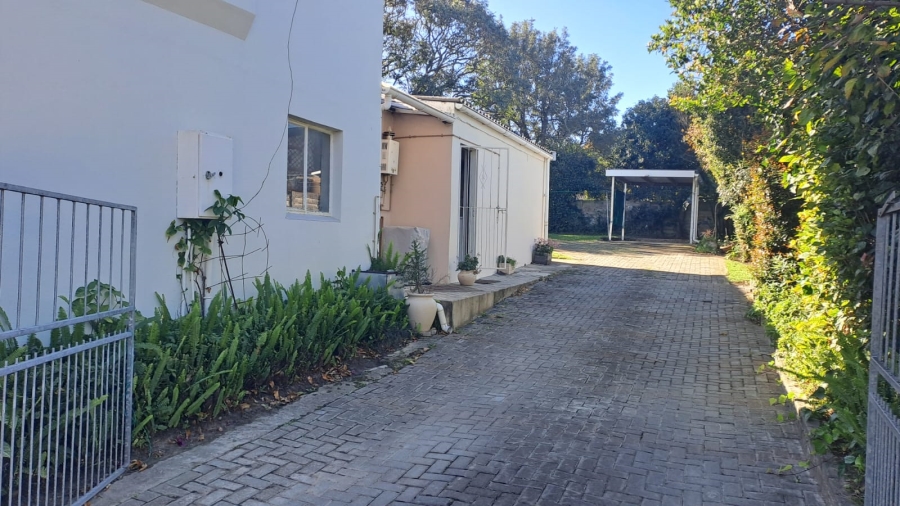 4 Bedroom Property for Sale in Beacon Bay Eastern Cape